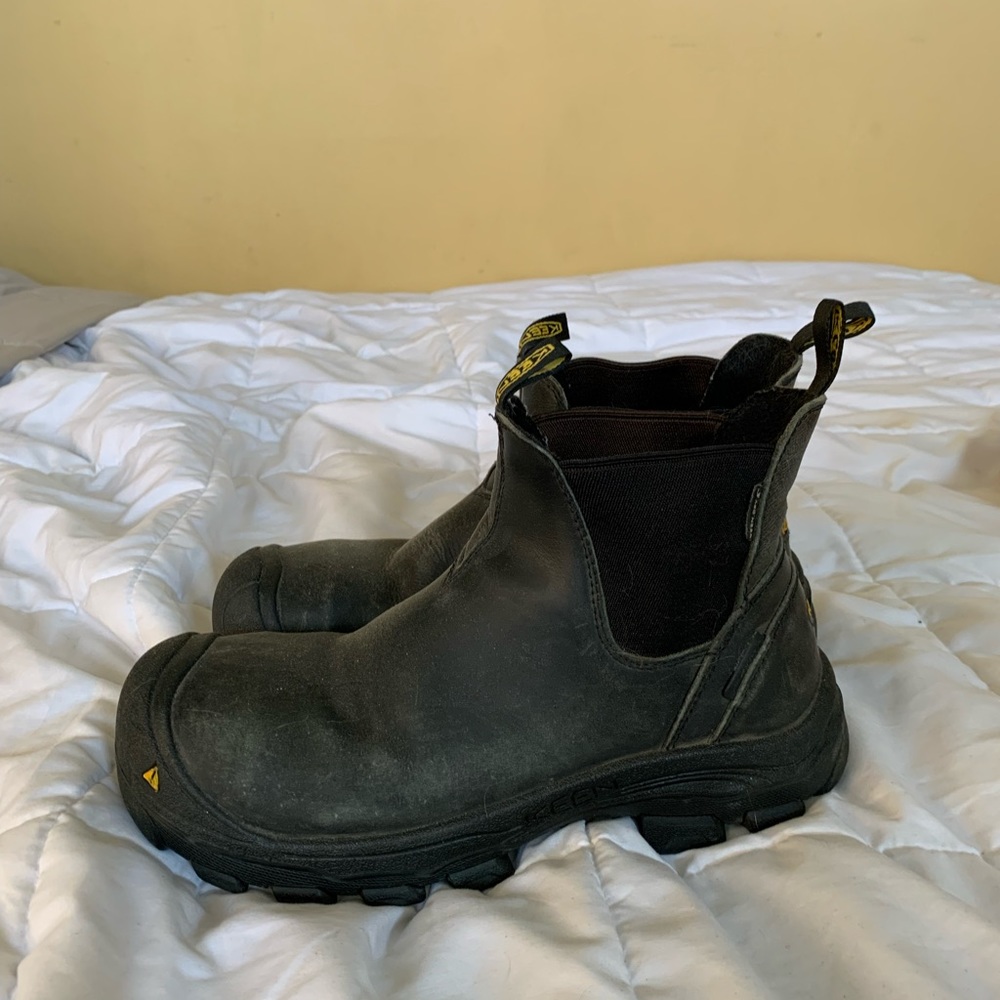 Keen slip-on steel toe boots